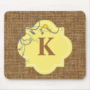 Mit Blumen und Leinwand mit Monogramm Mousepad