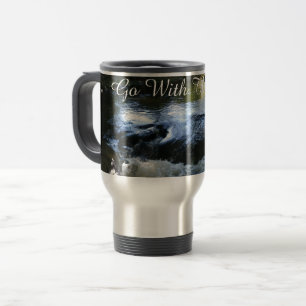 Mit dem Fluss gehen Reisebecher
