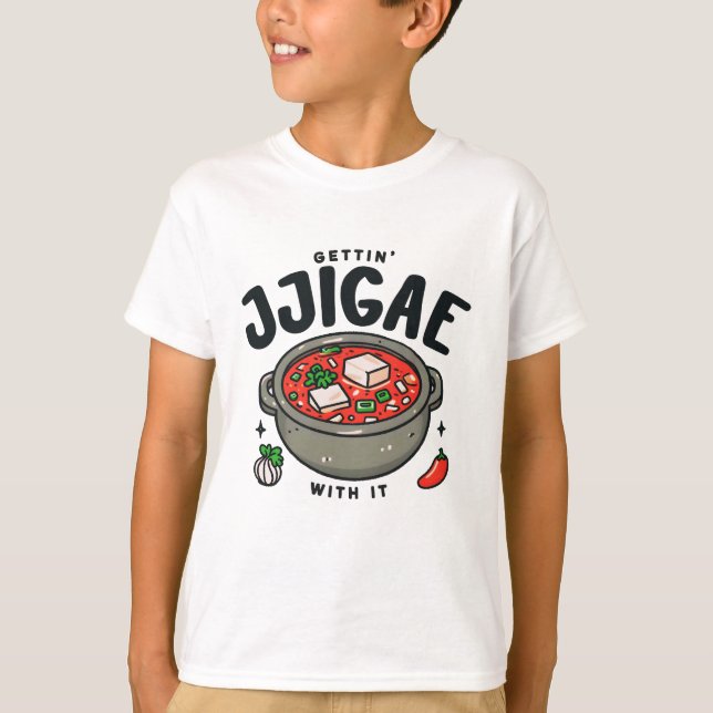 Mit dem koreanischen Kimchi Stew Jjigae T-Shirt (Vorderseite)
