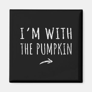 Mit dem passenden faulen Halloween-Kostüm mit Kürb Magnet