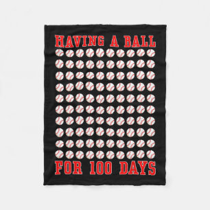 mit einem Ball für 100 Tage der Schule 100. Baseba Fleecedecke