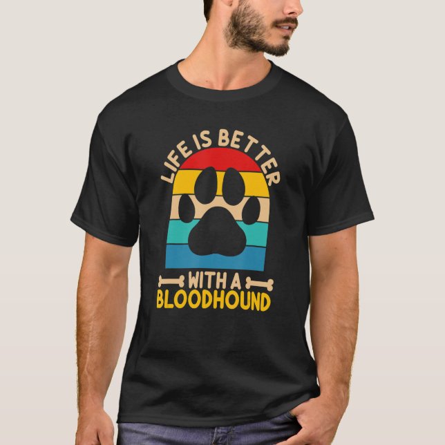 mit einem Bluthuhn T-Shirt (Vorderseite)