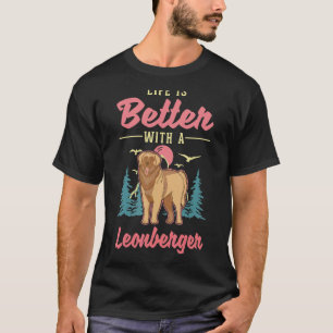 mit einem Leonberger T-Shirt