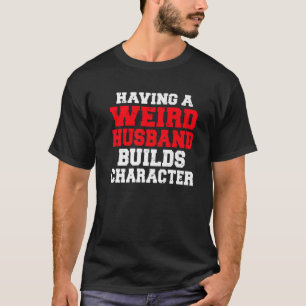 mit einem merkwürdigen Handband-Zeichenkopfhörer f T-Shirt