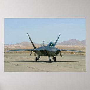 Mit einem Taxi fahren des Raubvogel-F-22 Poster