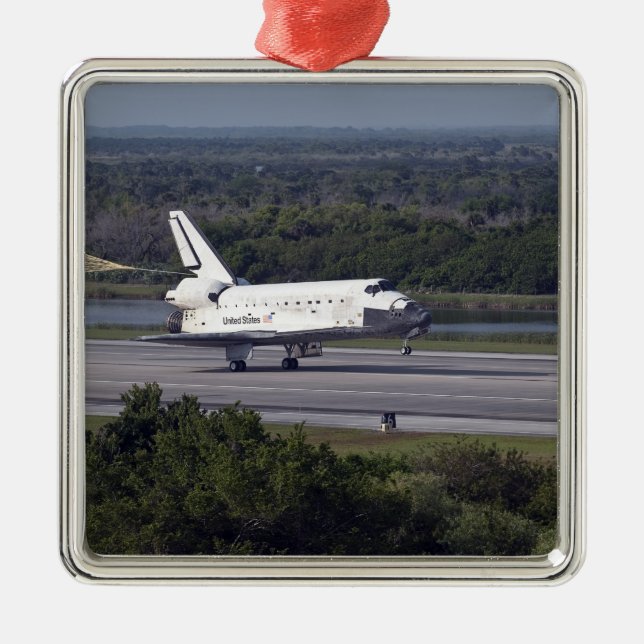 Mit einer Schubumlenkung ungefurcht 2 Silbernes Ornament (Vorne)