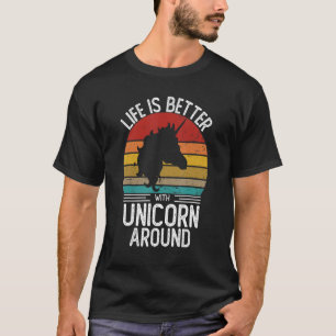 mit Einhörnern umgeben Retro Einhorn T-Shirt