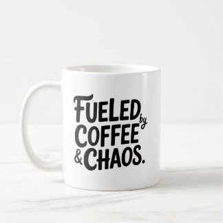 Mit Kaffee und Chaos befeuerte lustige Mutter-Tass Kaffeetasse