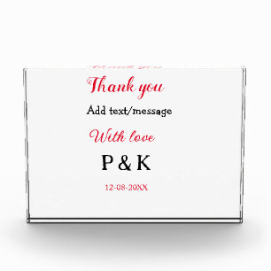 Mit Liebe fügen Sie den Buchstaben des Paarnamens  Fotoblock