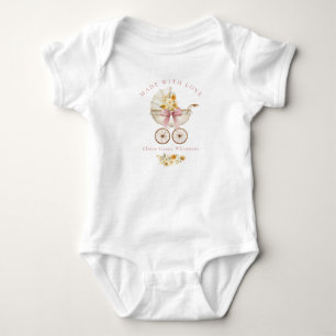 Mit Liebe Gemachtes Baby-Body · Vintage-Kinderwage Baby Strampler