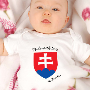 Mit Liebe in Slowakei/Slowakei Baby Strampler