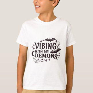 Mit meinen Dämonen erleben - gotisches ästhetische T-Shirt