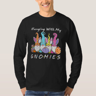 Mit meinen Gnomies hängend Osterhasen-Ei-Jagd-Gnom T-Shirt