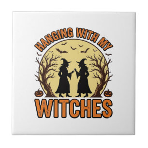 Mit meinen Hexen abhängen Vintage-Halloween-Design Fliese
