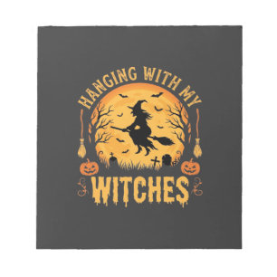 Mit meinen Hexen hängend Halloween-Design (2) Notizblock