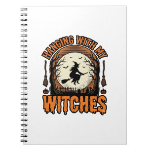 Mit meinen Hexen hängend Vintage-Halloween-Shirt D Notizblock