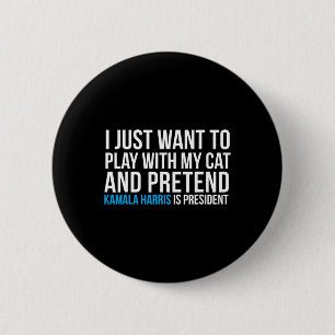 Mit meiner Katze so tun, als wäre Kamala Harris Pr Button