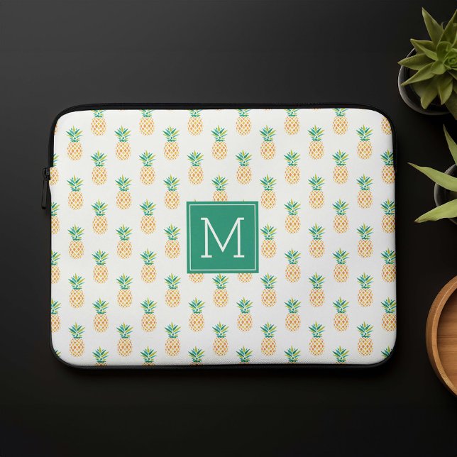 Mit Monogramm Ananas-Muster Laptopschutzhülle (Von Creator hochgeladen)