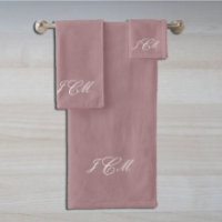 Mit Monogramm