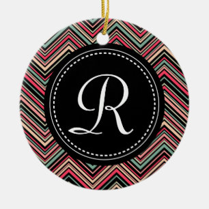 Mit Monogramm, buntes Tribal-Zickzack Muster Keramikornament