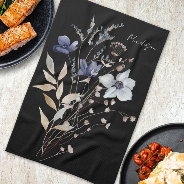 Mit Monogramm Elegante Watercolor Blaue Wildblume Geschirrtuch (In situ)