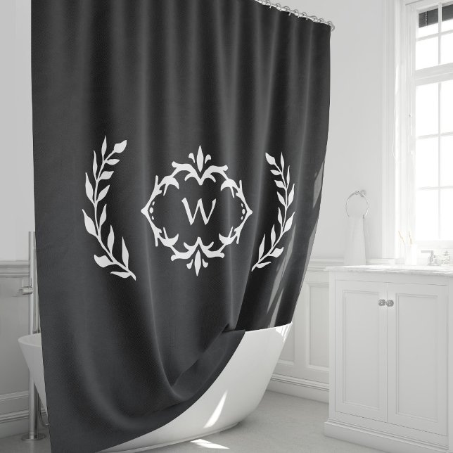 Mit Monogramm Erstbeschlag für Schwarz und Weiß Duschvorhang (Stylish Black & White Custom Monogrammed Initial Laurel Wreath Shower Curtain)
