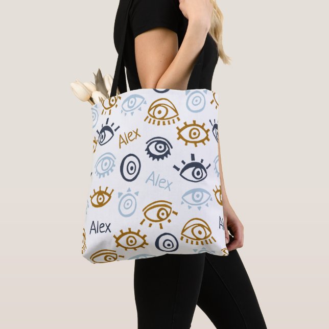 Mit Monogramm Evil Eye Muster | Name Totbeutel hin (Von Nahem)