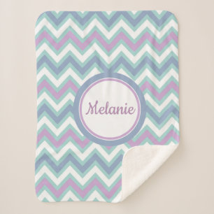 Mit Monogramm Farbigkeit Zickzack Sherpadecke