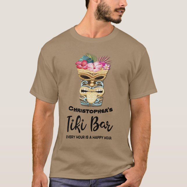 Mit Monogramm Funny Island Beach Tiki Bar T-Shirt (Vorderseite)