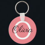 Mit Monogramm Geschenk für korallenrosa Schlüssela Schlüsselanhänger<br><div class="desc">Mit Monogramm Geschenk für korallenrosa Schlüsselanhänger. Personalisierte runde Tastenkette mit Anfangsbuchstaben. Elegante Schrift-Typografie-Vorlage.</div>