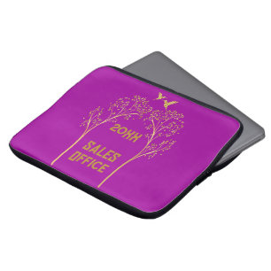 Mit Monogramm Goldbäume mit Vögeln auf Lila Laptopschutzhülle