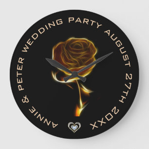 Mit Monogramm Goldene Flamme der Rose über Schwarz Große Wanduhr
