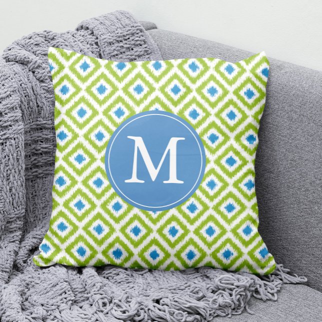 Mit Monogramm Green Blue Diamonds Ikat Pattern Kissen (Von Creator hochgeladen)
