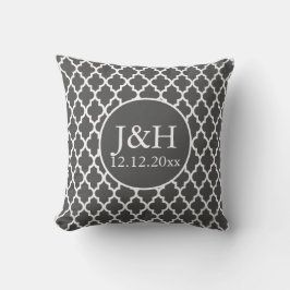 Mit Monogramm Hochzeit mit Quatrefolie, grau und w Kissen