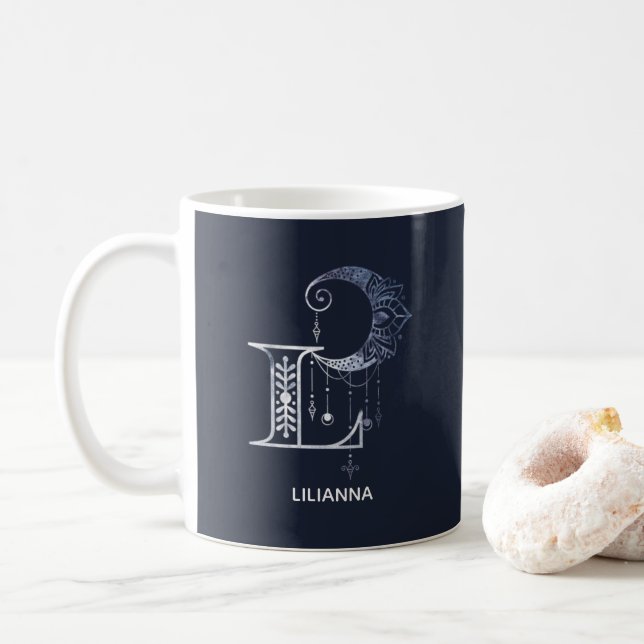 Mit Monogramm Letter L Boho Crescent Moon Mandala Kaffeetasse (Mit Donut)