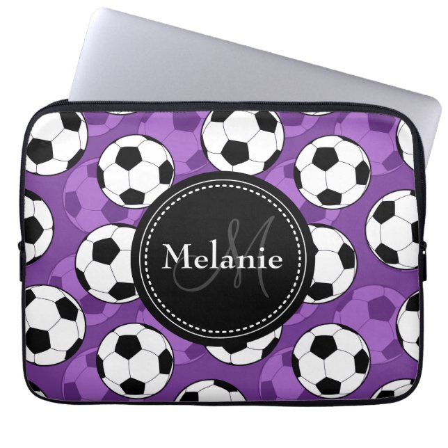 Mit Monogramm Lila Black Soccer Ball-Muster Laptopschutzhülle (Vorderseite)