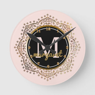 Mit Monogramm Name   Boho Mandala Blush Pink Gold Runde Wanduhr