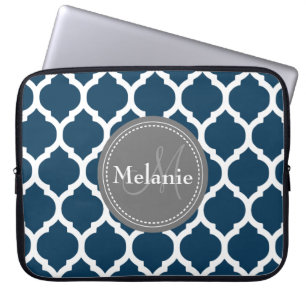 Mit Monogramm Navy Blue & Gray Quatrefolie Laptopschutzhülle