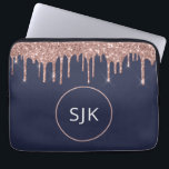Mit Monogramm Navy Blue Rose Gold Glitzer Tropfen Laptopschutzhülle<br><div class="desc">Girly Blush Pink - Rose Gold und Navy Blue Imitats Glitzer Tropfen und Sparkle Elegant Mit Monogramm Initials Case. Dieser Fall kann so angepasst werden,  dass er Ihren Anfangs- und Vornamen enthält.</div>