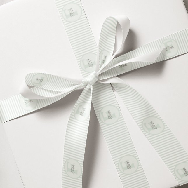 Mit Monogramm Pastellfarbe Grün und Weiß Streifen Ripsband (Cute Gender Neutral Monogram and Name Ribbon for Kids. Pastel Green and White Stripes.)