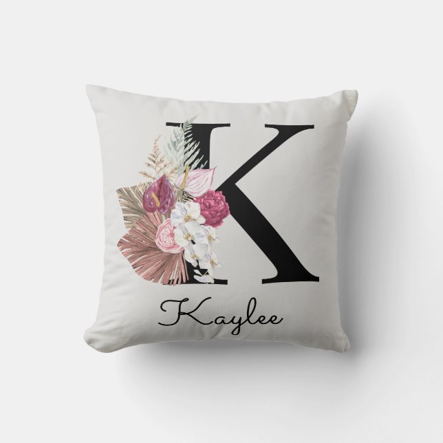 Mit Monogramm Pink Floral Initial K Kissen (Vorderseite)