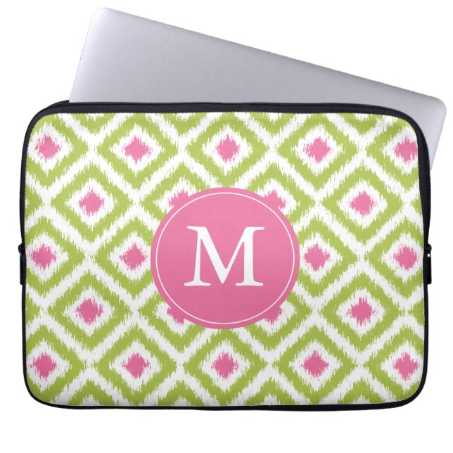 Mit Monogramm Pink Green Diamond Ikat Muster Laptopschutzhülle (Vorderseite)