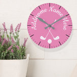 Mit Monogramm Pink White Runde Wanduhr<br><div class="desc">Mit Monogramm Pink White Golfball Club Damen Schlüsselanhänger</div>