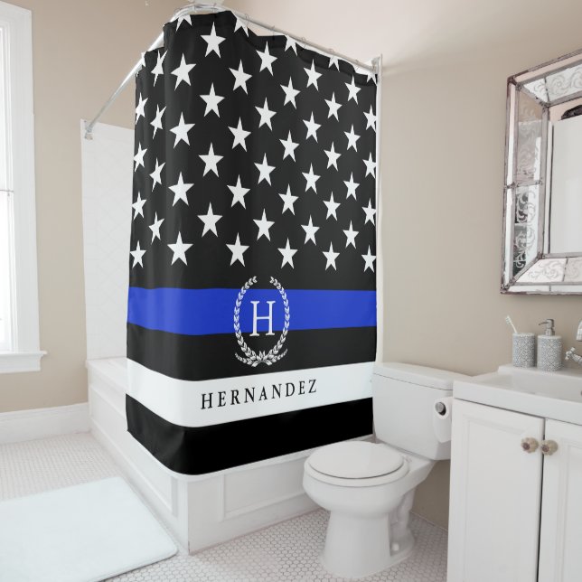 Mit Monogramm Polizei redete amerikanische Flagge Duschvorhang (Beispiel)