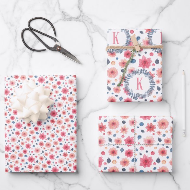 Mit Monogramm rosa und blaue Blüten Geschenkpapier Set (Vorderseite)