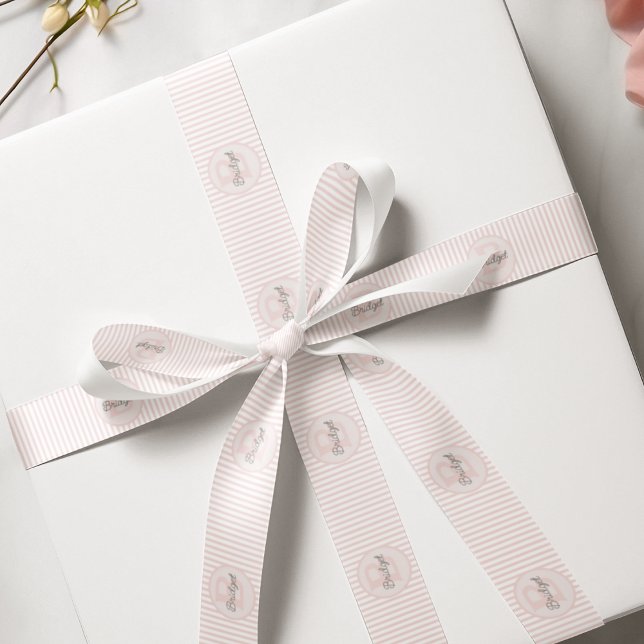 Mit Monogramm, rosa und weiß gestrichen Ripsband (Cute Gender Neutral Monogram and Name Ribbon for Kids. Pastel Pink and White Stripes. )