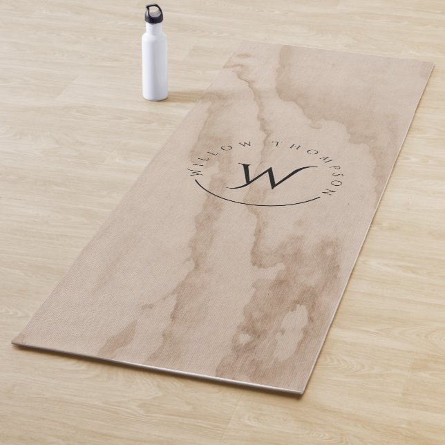 Mit Monogramm rustikale Holztextur Elegantes Skrip Yogamatte (Beispiel)
