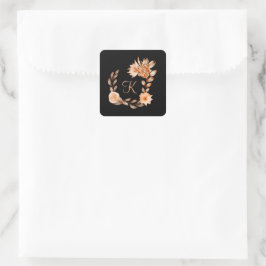 Mit Monogramm Schwarzes Brot und Pfirsichblüten Quadratischer Aufkleber