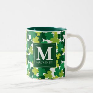 Mit Monogramm St Patrick TagesKleeblätter Zweifarbige Tasse