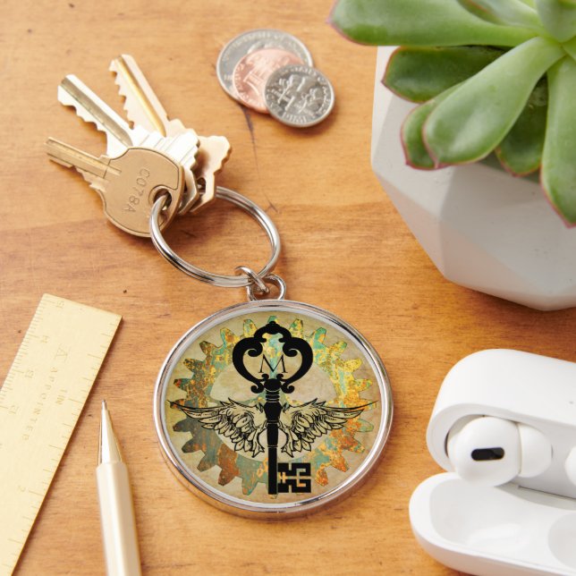 Mit Monogramm Steampunk Winged Key Rusty Cogwheel Schlüsselanhänger (Schreibtisch)
